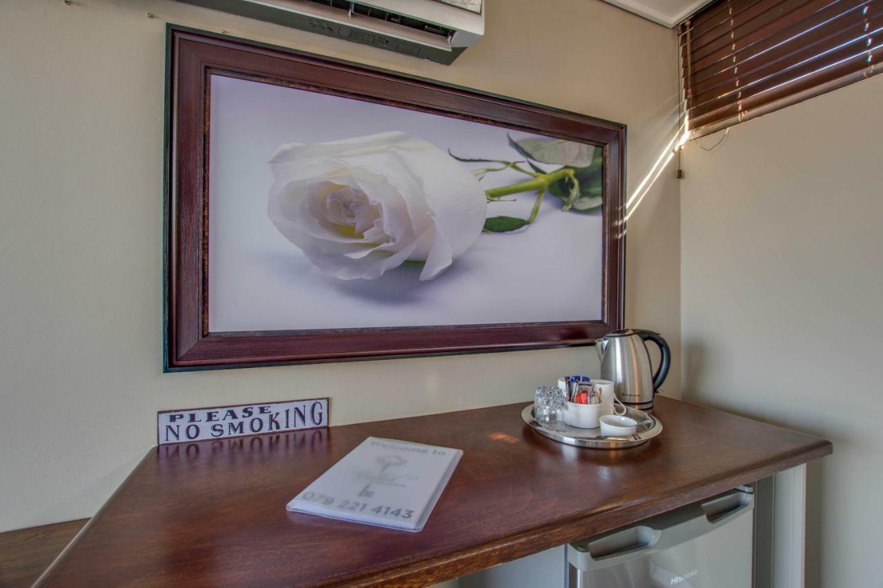 Migdash Guesthouse Hartbeespoort Esterno foto